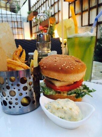 80-90 Gastropub & More